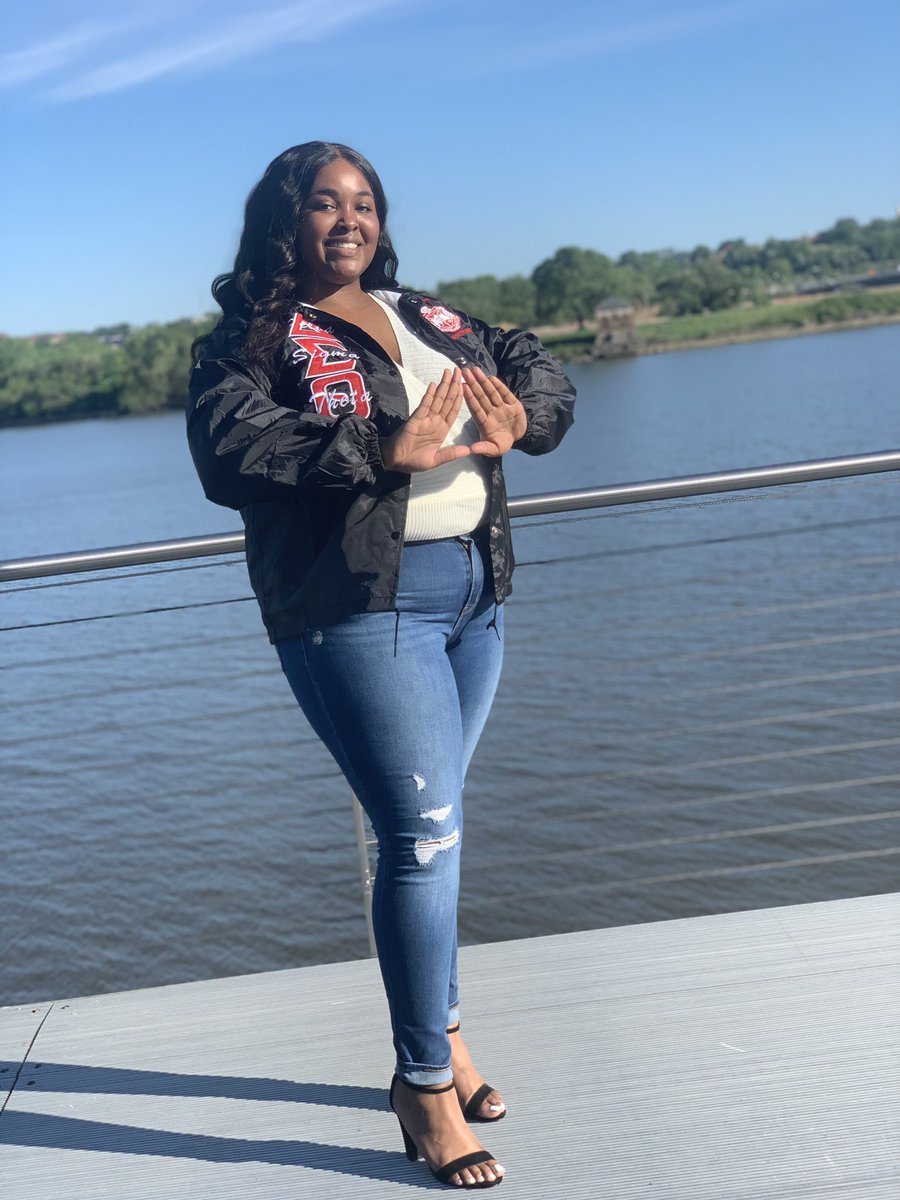 gorgeoussasst's tweet photo. From the outside looking in, you can never understand it. From the inside looking out, you can never explain itπΊπ #DST #SPR21 #OWT #AOML https://t.co/gyea7QGsE4
