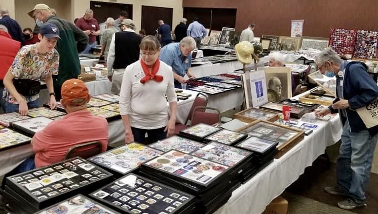 APIC_USA's tweet photo. 🚨#political collectors Alert - @apic 🇺🇸 show in #Michigan  until 3 PM. Wyndham Gardens Hotel, 9191 Wickham Rd, Romulus https://t.co/AonSav7p80