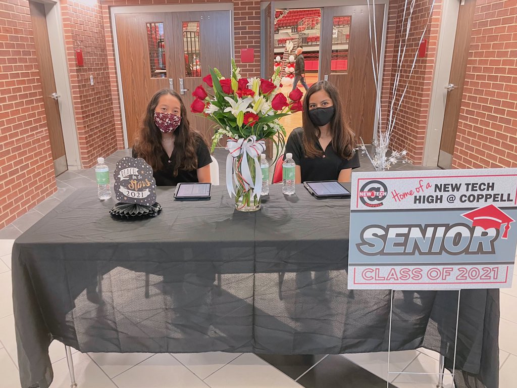 Our wonderful LLCs helped out at Senior Parent Night earlier this week!

<a href="/NewTechCoppell/">New Tech High @ Coppell</a>