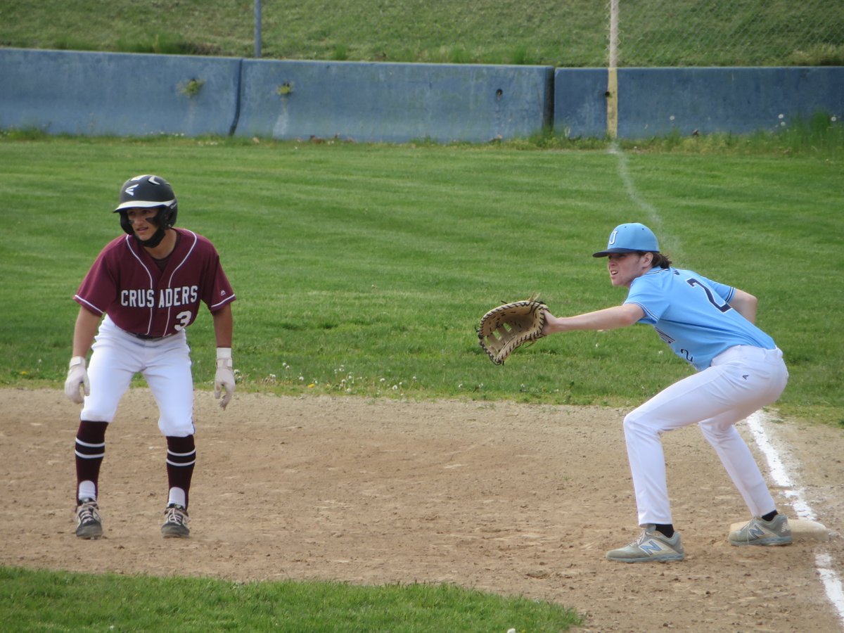 RachSal44's tweet photo. Wishing our JHS Seniors @jsalvatore_25 @Rallen2828 and @RaffFlorio best of luck on a successful season! Go Panthers! ⚾️💙💪 @JHSRI_Panthers https://t.co/xWZUiW4MzK