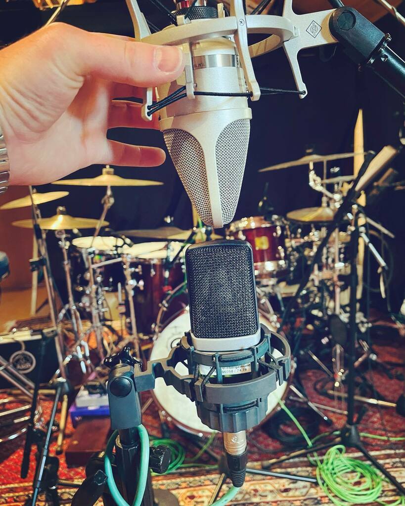 studio18de's tweet image. M-S Room Mics 

#studio #studio18 #etq #et6 #mundart #erkbergtrio #erkbergtrioquintett #drums #drum #recording #drumrecording #drumrecordings #drumrecordingsession #studiowork #recordingstudio #recording #recordingartist #recordingguitars #logicprox #musician #musicianlife #…