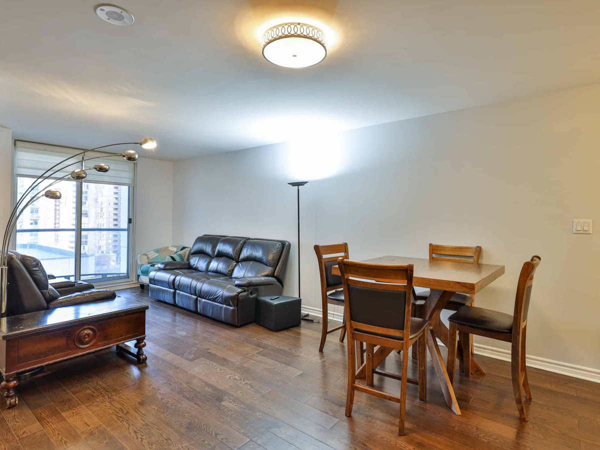 Location, location, location!! Excellent investment opportunity at Bay &amp; College. buff.ly/3uRyPKX