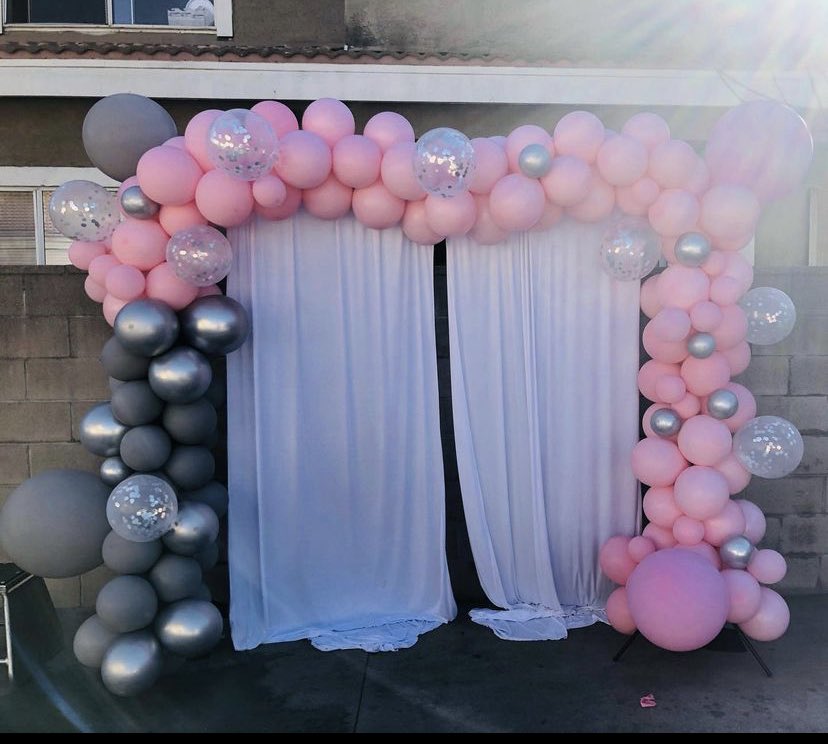 Dashauna_'s tweet photo. I need a good balloon garland arch.. send the party planners my way please thanks! Something like this.. #OCbased https://t.co/6kLcETtlZQ