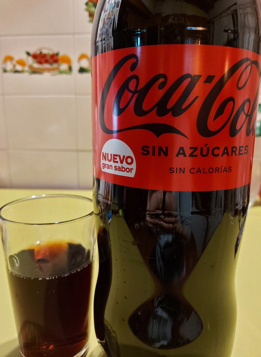 kalaucepe's tweet photo. @CocaColaAr @CocaCola la nueva versión sin azúcar es simplemente HORRIBLE!!! #Intomable
Vuelvan a la fórmula anterior por favor!!! https://t.co/xozpb2VNyT