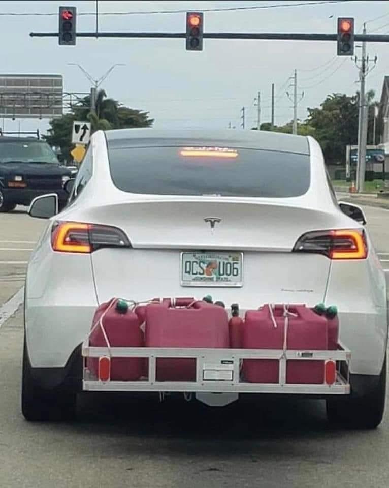 BobSorey's tweet photo. It’s a hustle #tesla #Tesla4Doge https://t.co/weePBwVkQw