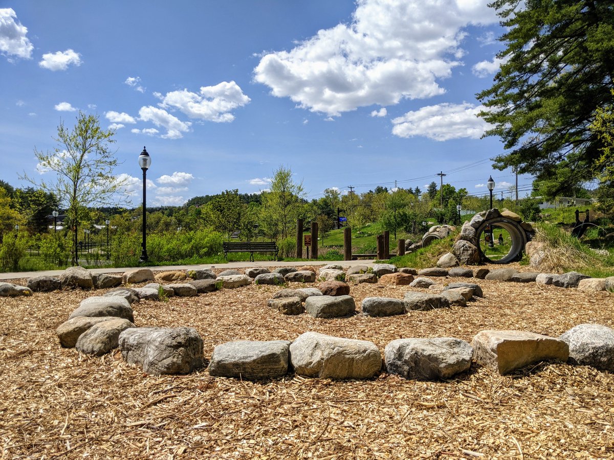 ErinNudi's tweet photo. Pappy's Playground is open again! I can pass for 12, right? #lakegeorge #thisis35 #playgroundlife https://t.co/oy7vP1Z8lA