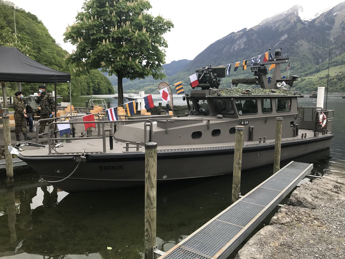 ReporterCHSdt's tweet photo. Wetterglück bei der Bootstaufe der Mot Boot Kp 10: Heute wurden 10 Motorboote P16 der Schweizer Armee getauft. Wir werden in der Juni-Ausgabe berichten. #armee #schweizerarmee https://t.co/t35kUHlyaJ