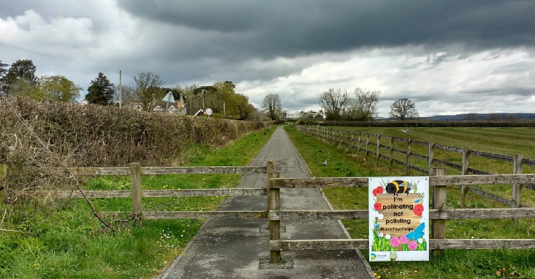 Beth Foot Forward tweet media