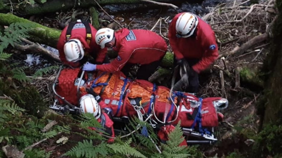 Massive congratulations to the ten team members who’ve passed their <a href="/MountainResqUK/">Mountain Rescue England and Wales</a> Casualty Care exam and assessment today (library 📸)