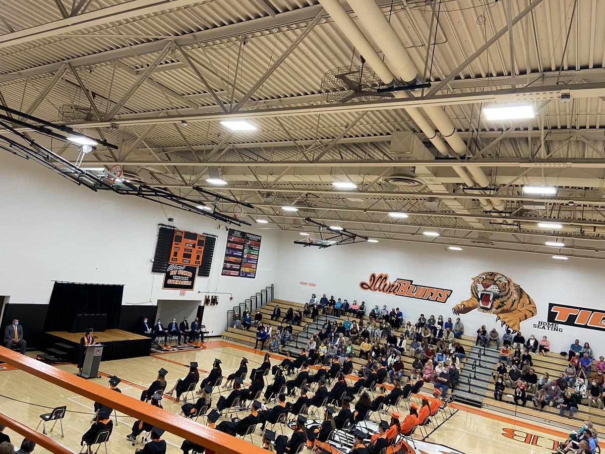 MsBrown_hist's tweet photo. “Survived the rona and got a diploma”- @__emmahicks 

CONGRATULATIONS CLASS OF 2021 #ibtigerpride https://t.co/kOQbCU3wdm