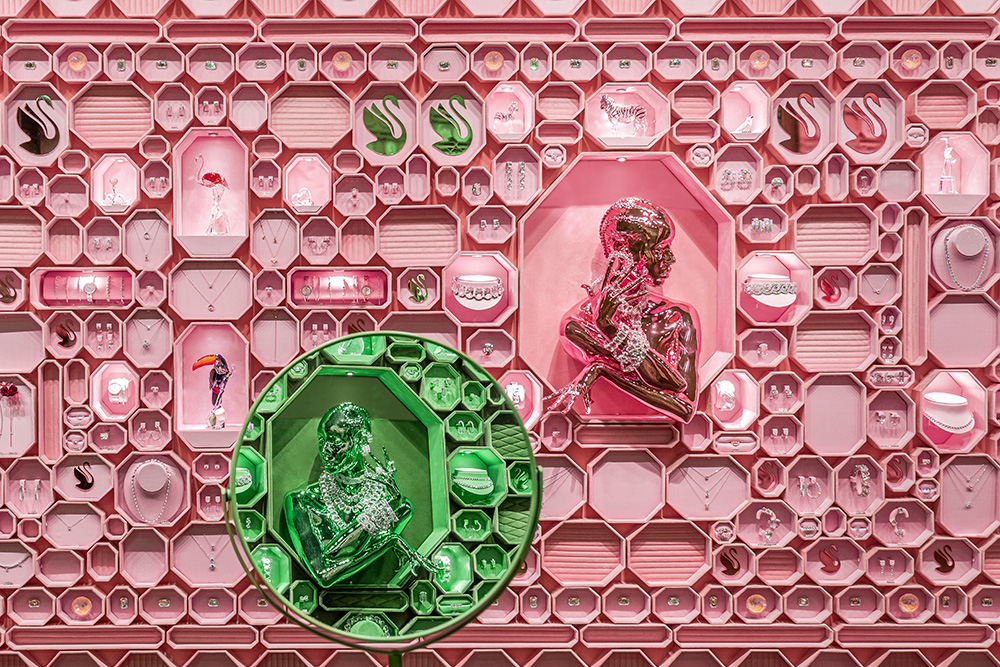 cppluxury's tweet photo. Swarovski new store concept 'Instant Wonder' opens in SoHo, New York
https://t.co/dZKIvmFT3n
#Swarovski #InstantWonder #concept #newretaildesignconcept #retaildesign #jewellery #newopening #Soho #NewYork @swarovski https://t.co/LKf6182uVA