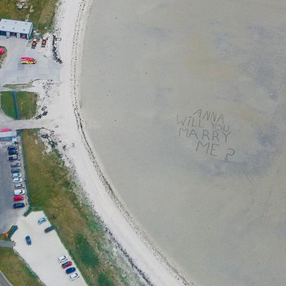A message on the beach today 💍 Congratulations to Anna and Jamie #birdseyeview #marriageproposal <a href="/BRRAirport/">Barra Airport</a> <a href="/FlyLoganair/">Loganair</a>