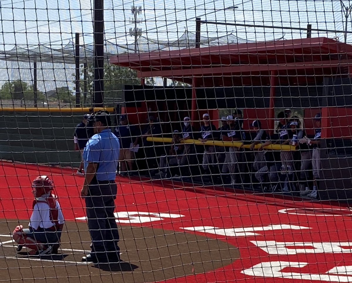 catherinedoc12's tweet photo. It’s a great day to be in the middle!! Softball and baseball games this morning in beautiful facilities! #Bond2015 @YsletaISD @DDsaintsELP @EastwoodMS_YISD @MuelaPauline @JSalgado_DVMS @AmyAlarcon23 https://t.co/PqR3O3gsM5