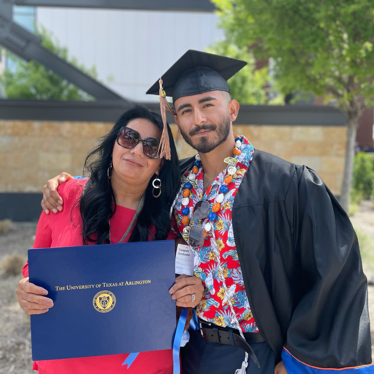Geovanny_iv's tweet photo. 1st generation graduate. https://t.co/B9sJE4p2ke