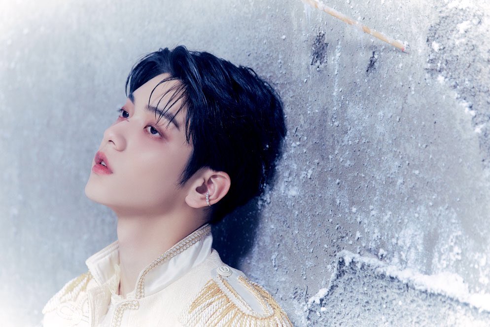 pimmy_V's tweet image. “ รอข้าก่อนนะซูบิน ข้าจะทำลายคุกน้ำแข็งแห่งนี้”

“ ท่านพี่ทำไม่ได้หรอก อย่าพยายามเลย “

“ แม้ว่าจะยากลำบากแค่ไหนข้าก็ทำลายมัน เพื่อได้สัมผัสเจ้า “

“ คนบ้า ท่านพี่บ้าที่สุด “

“ เป็นคนบ้าที่รักเจ้า “ 
#ยอนบิน