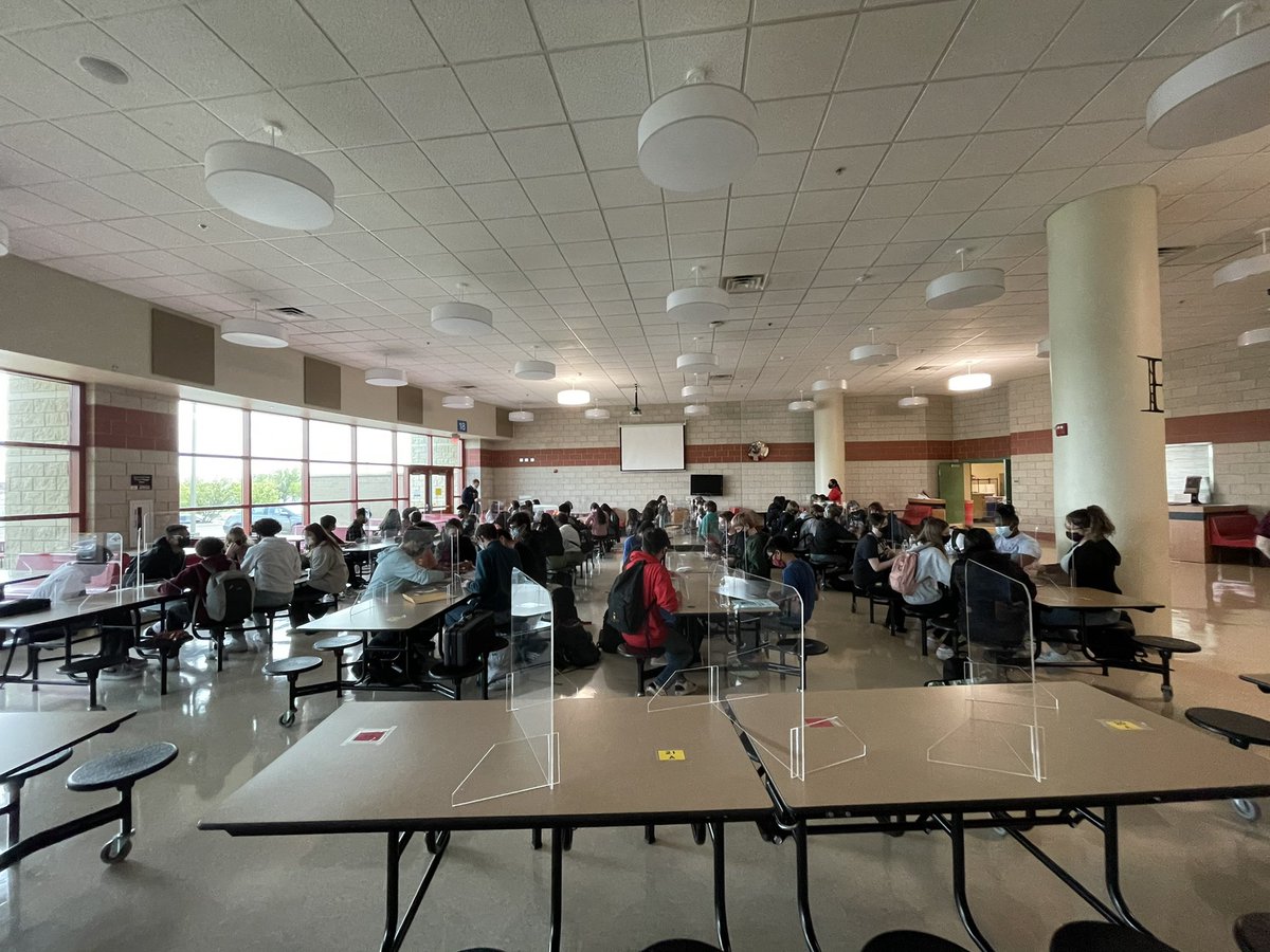 mrs_b0yd's tweet image. We had such an amazing time yesterday practicing for the #APHumanGeography exam! We did a full mock exam, had a great session on managing stress, and was able to finish it off with some educational fun! Special shout-out to everyone who made this possible for our kiddos 🌎