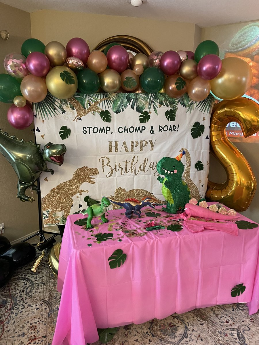 jeffsaliba's tweet photo. My daughter loves dinosaurs so it was only right to! π¦π¦ #terribletwos #2rex https://t.co/03wDOPhpIM