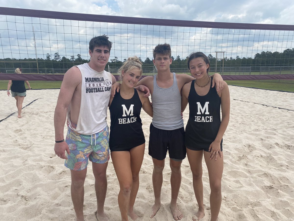 MHS_VballBC's tweet image. Winners and donuts!! 🐾🏐🍩🤩