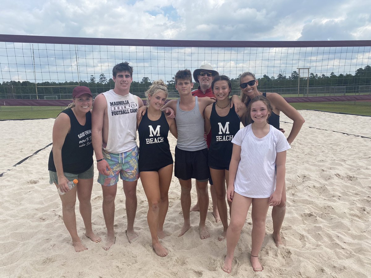 MHS_VballBC's tweet image. Winners and donuts!! 🐾🏐🍩🤩