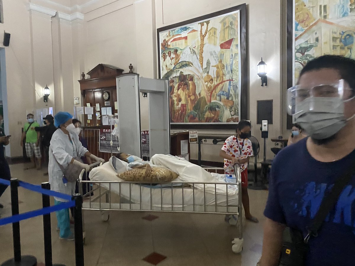 CamilleElemia's tweet photo. Situation now at PGH. We came from the 7th floor, fire broke out 3rd floor. @rapplerdotcom https://t.co/l9pjOJojwK