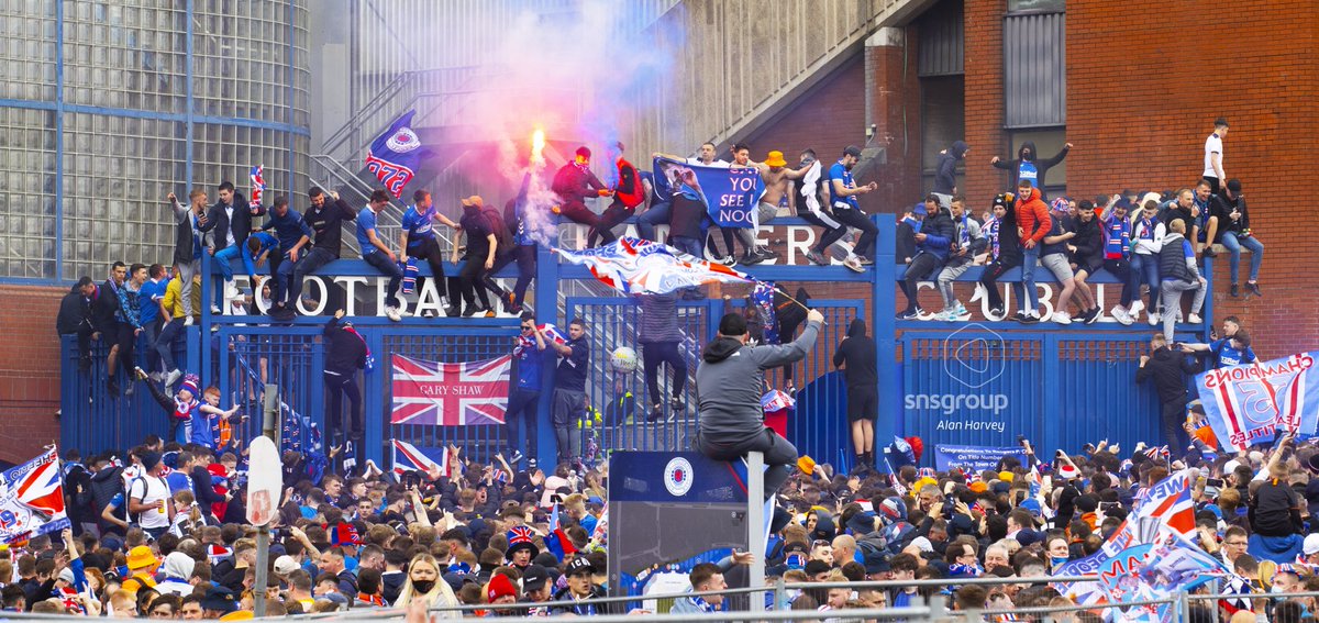 alantharvey64's tweet photo. Rangers celebrate Trophy Day,outside Ibrox Stadium,Glasgow.15/05/21 https://t.co/gKuN3lREEh