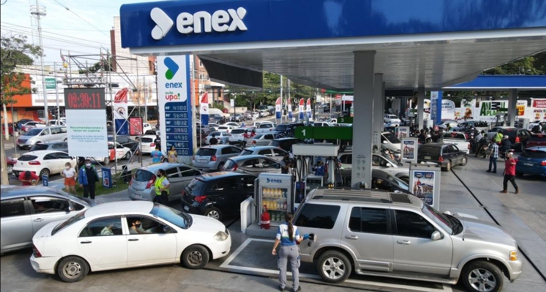 EfrainAlegre's tweet photo. HC despojó al pueblo de 4.400MMU$D y hoy, como Pablo Escobar, por 1 hora regala o mejor dicho devuelve parte de lo robado #ENEX ¿Patria o Mafia? https://t.co/xdzWWpmV7w