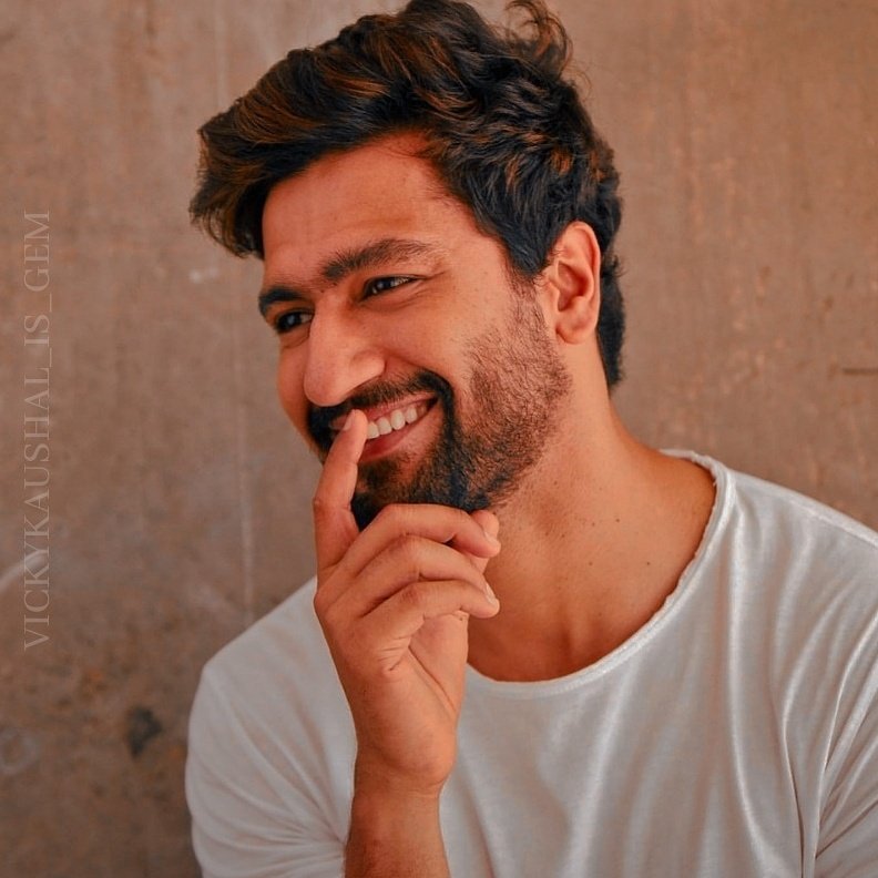 vickyisgem's tweet photo. I Fell For you And I Am Still Falling💕
@vickykaushal09
#VickyKaushal
#HappyBirthdayVickyKaushal https://t.co/kWXCxVqWN3