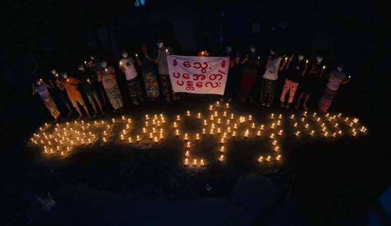 chomayko's tweet photo. Night Strike against dictatorship in ChanMyaTharsi Tsp, Mandalay was held demonstrating “NEVER COLD BLOODED MANDALAY” with candlelights. We will never let Junta rule us. Revolution must succeed. #May15Coup #WhatsHappeningInMyanmar https://t.co/dk6bg7zJ4M