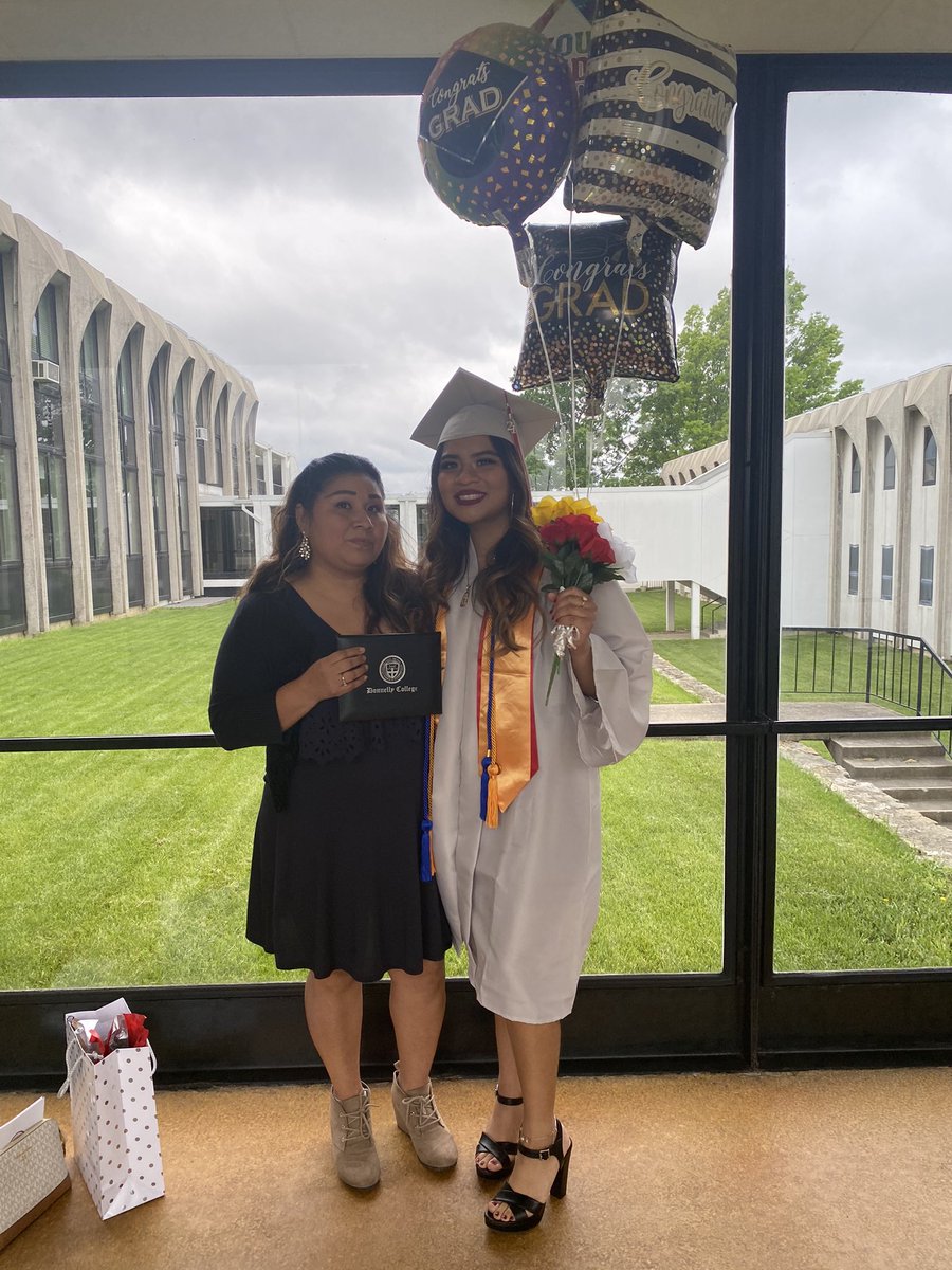 ewiseepeople's tweet image. I graduated today from Donnelly College today!👩🏽‍🎓🎉❤️
-FIRST GENERATION COLLEGE STUDENT
-HONOR ROLL AND DEANS LIST
-PHI THETA KAPPA
-4.00 GPA 
-GRADUATION SPEAKER 
-FULL RIDE TO ROCKHURST UNIVERSITY 

#UndocuGrad