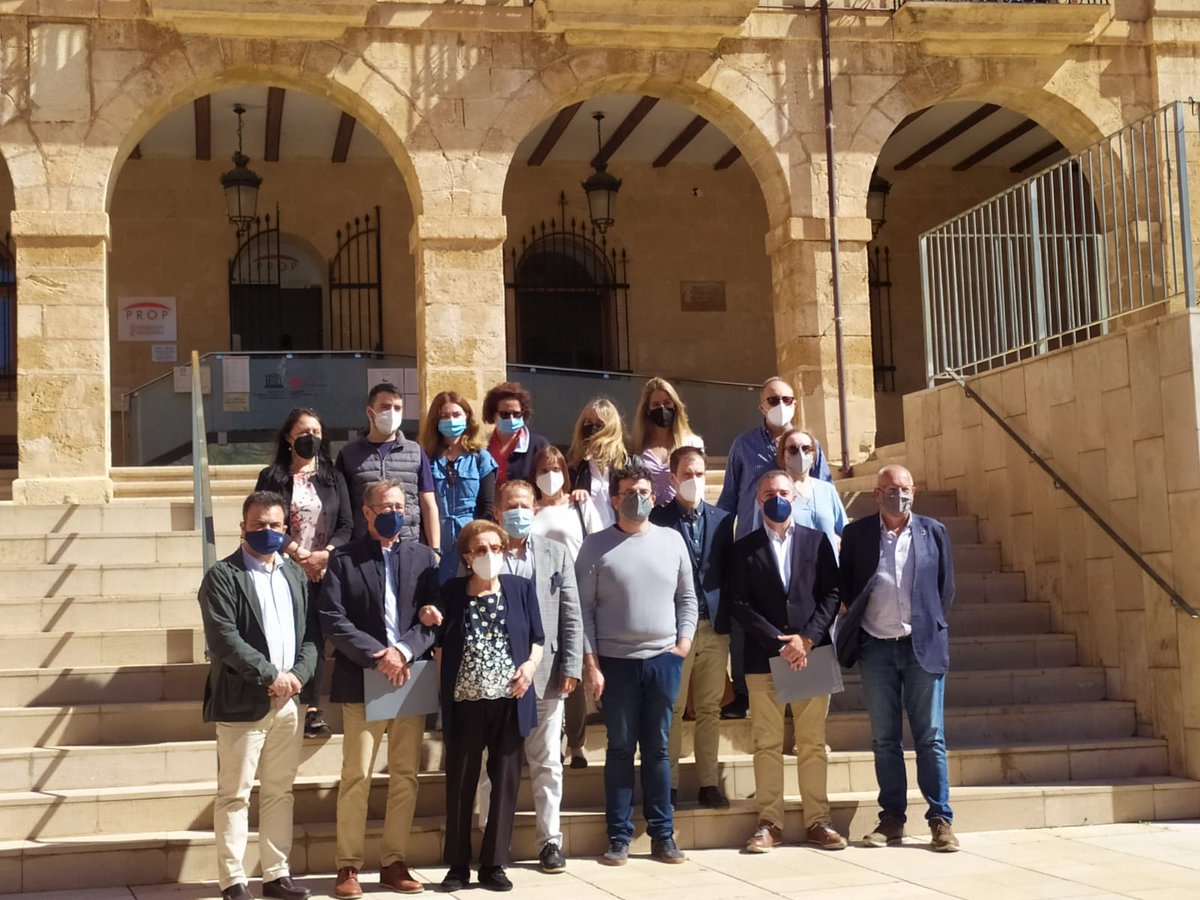 FundacioDenia's tweet photo. Donacion al @ayto_denia de 2 cuadros del siglo XIX preservados durante generaciones https://t.co/vKGoGHnTI8 https://t.co/7WArDgPA7a