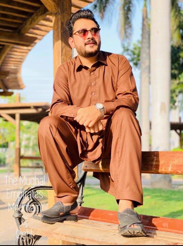 ShoaibPmln's tweet photo. #EidMubarak #eidmubarak2021 #Eidulfitr2021 #eid

#ہنستے_کِھلھلاتے_مُسکراتے_چہرے_عید_کی_خوشیوں_میں_اور_اضافہ_کردیتے_ہے♥️💥

#ہمیشہ_کی_طرح_الّلہ_پاک_سے_دُعا_ہے_کہ_جن_کی_عید_اچھی_گُزری_انہیں_ایسی_ہزاروں_عیدیں_مُبارک #اور_جن_کی_اچھی_نہیں_گُزری_اُن_کی_قسمت_میں_پھر_کبھی_ایسی_عید_نا_ہوں https://t.co/hIfjrL01Ab