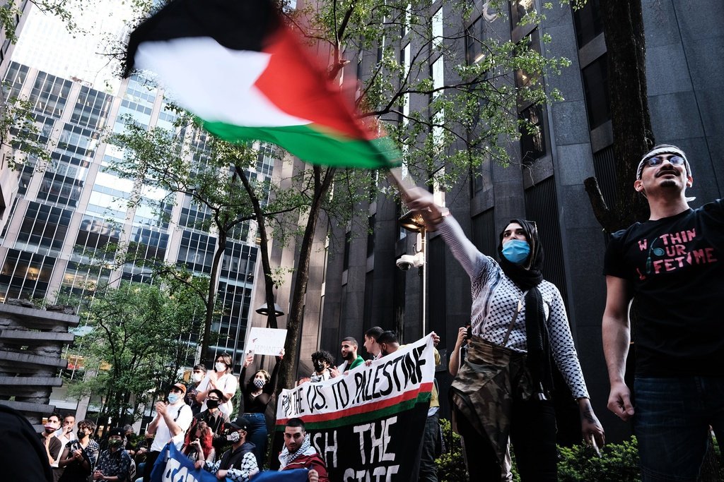 iamkarela's tweet photo. Peoples of London - New York - Paris - Milan - Melbourne are protesting against israeli terrorism in Palestine

#IsraelTerrorist #IsraelTerrorism #Gaza_Under_Attack #FreePalestine https://t.co/bAKCC7F7VR