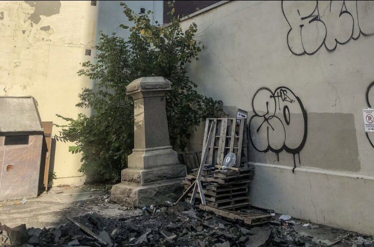 BDrainvilleQc's tweet photo. Chénier, chef/héros de la bataille de St-Eustache, retrouve sa place, (près du CHUM).
J’ai fait ma part pour éviter l’oubli (merci au cabinet de @Val_Plante d’avoir tenu parole) mais @JeanFrancoisNad a fait la différence avec son texte dédié à #Chenier👇
https://t.co/RQuWOubXOv https://t.co/6UdEhmh5sD