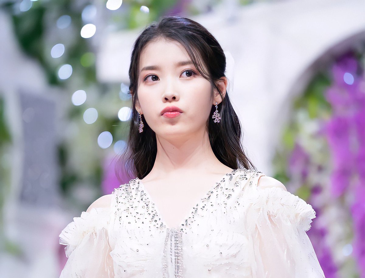 01042000j's tweet photo. @kdrama_deity #IU29thSpring
#지은이의_스물아홉번째_봄
#OurLilacIUDay https://t.co/KWy4BjbPnp