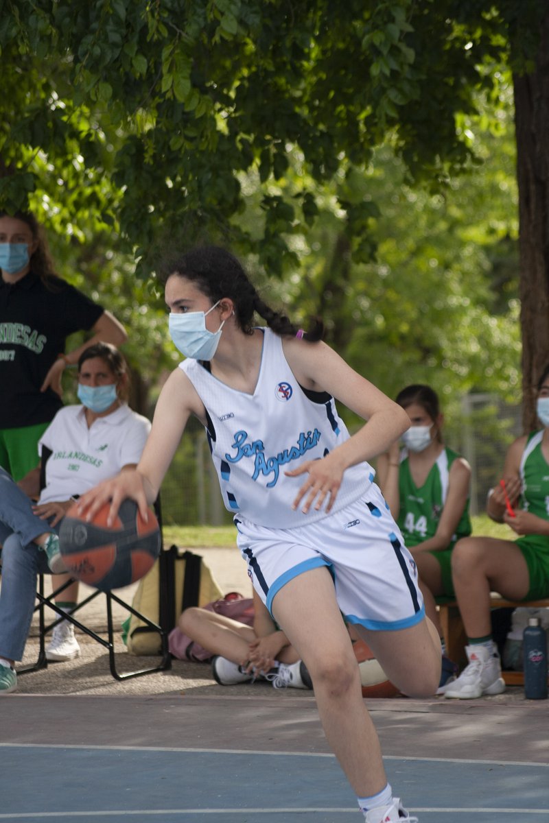Tenemos CAMPEONAS de la #Pequecopa #CopaColegialMadrid 2021

<a href="/sanagusmadrid/">Colegio San Agustín - Madrid</a> se llevan el Peque Estandarte tras vencer en la Gran Final por 27-16 a <a href="/CDAlamedaOsuna/">Club Alameda Osuna</a> 

¡Enhorabuena, campeonas!

#volvemosalpatio