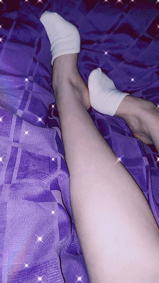 AysinSahibe's tweet photo. Geceniz nelelensin 😅 #trample #socksslave #finansalköle #sahibe #Türksahibe #socksworship #dirtysocks #smell #köpek #trample #extremetrample #bdsm #slave #köle https://t.co/7sla7hDbcV