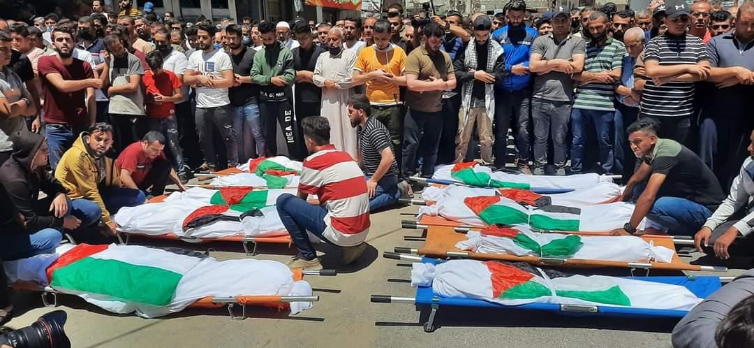 ialaa's tweet photo. في هذه الأيام تتعرض #غزة لعدوان صهيوني تستخدم فيه قوات الاحتلال "الاسرائيلي"أبشع الأسلحة المحرمة دولياً ضد المدنيين العزل
حيث بلغت حصيلة الشهداء منذ 6 أيام 
١٥٤ شهيد منهم ٤١ طفل و٢٣ امرأة
#GazaUnderAttack 
#غزة_تحت_القصف
#انقذوا_حي_الشيخ_جراح https://t.co/sjWrHELnEq