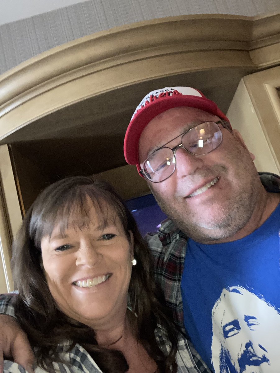 DeedsGrant's tweet photo. Got our flannels on and ready for @GitRDoneLarry. #deadwood. #readytolaugh https://t.co/4Z5zgWYlhg