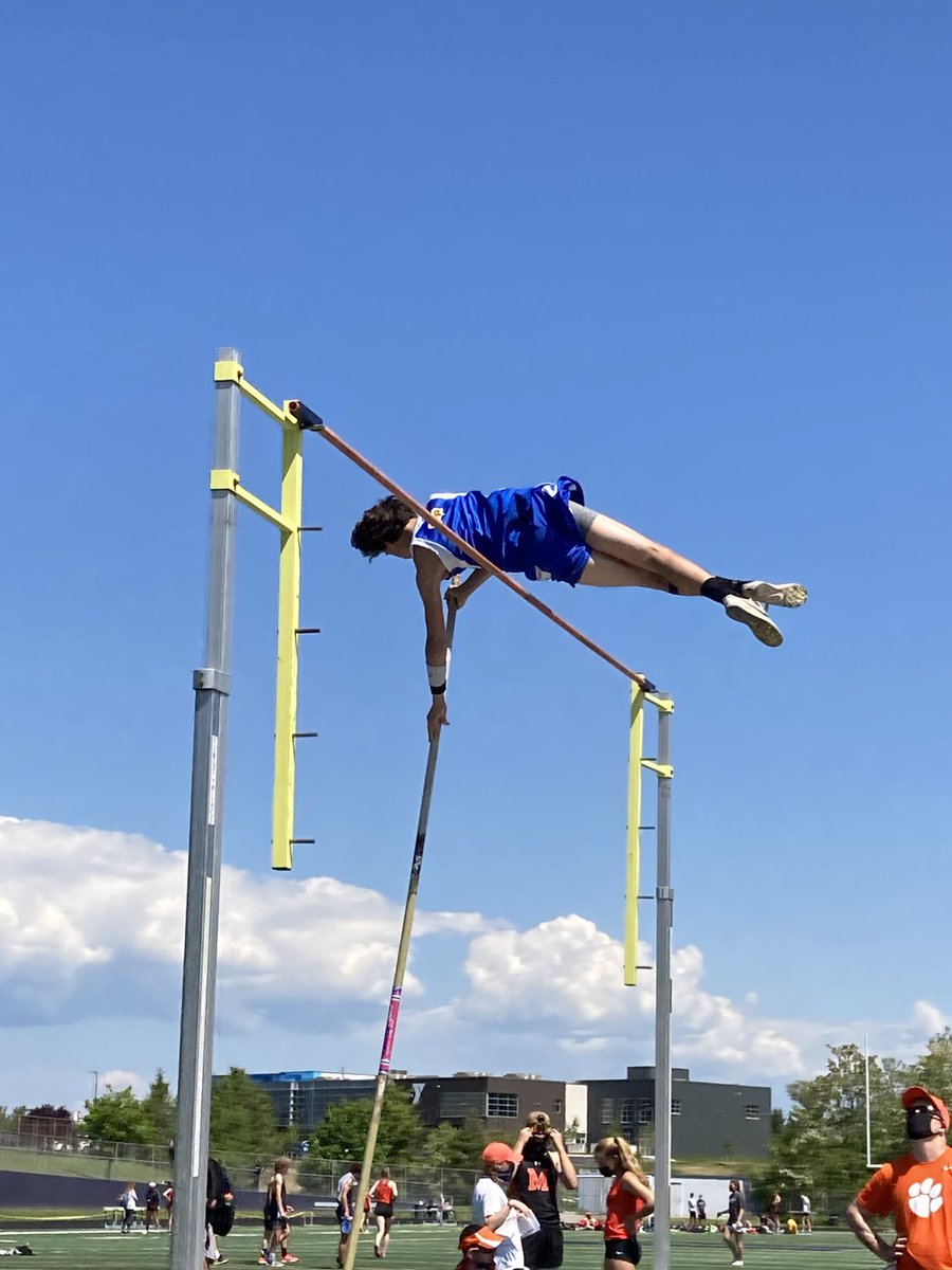 Jonathan Hombach 2nd and a PR 11'6"!