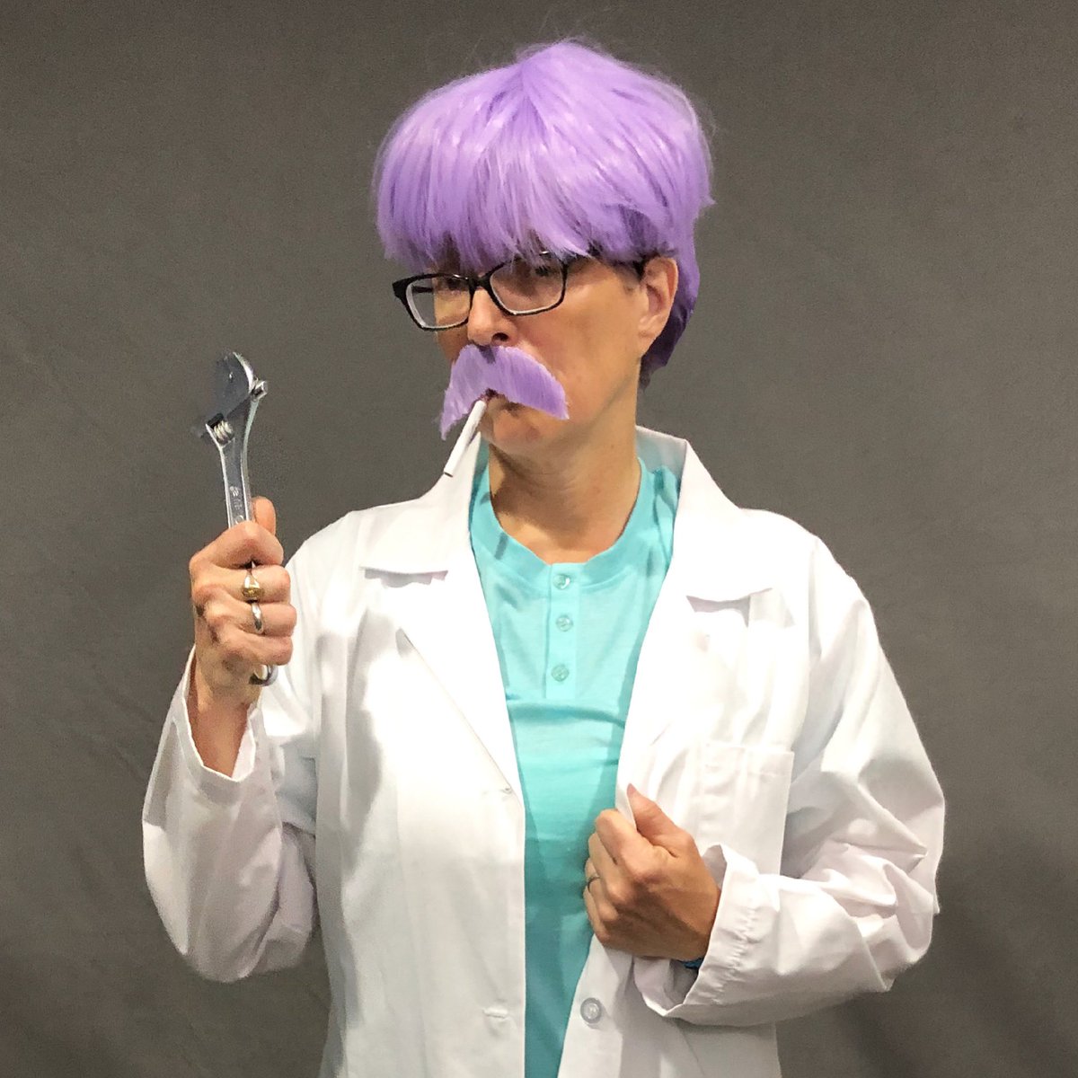 amhcosplays's tweet photo. 𝙎𝙤𝙢𝙚𝙩𝙞𝙢𝙚𝙨 𝙄 𝙖𝙢𝙖𝙯𝙚 𝙚𝙫𝙚𝙣 𝙢𝙮𝙨𝙚𝙡𝙛.
Looks like #DrBriefs is about to go tweak something in the #CapsuleCorp lab. Maybe it’s Goku’s cappuccino maker or something in his sub-lab. 🤔
#drbrief #cosplay #dragonballz #dbz #dragonballsuper #dbs #teamfourstar https://t.co/FoQm41kjRf