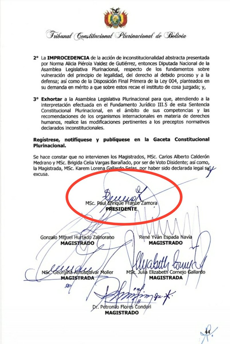 El Presidente del Tribunal Constitucional Plurinacional (TCP) de #Bolivia, Paul Franco, negó la existencia de la Sentencia Constitucional 0012/2021 que él mismo FIRMÓ.
SE PASAN DE ........ !!!!!