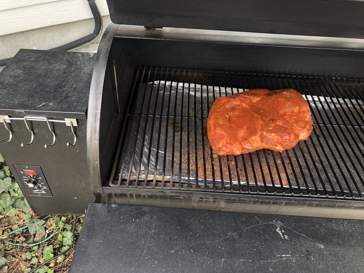 cranrjrd's tweet photo. @steelecreations Pork butt. #Treagerday @treagerday https://t.co/gtV4gXfg5k