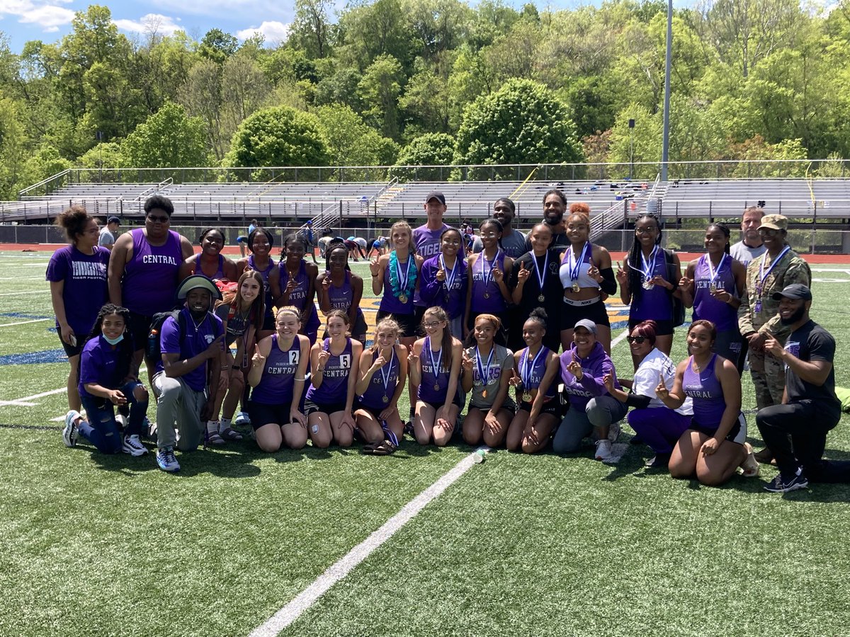 pick_central's tweet photo. Girls Track- OCC Buckeye Division Champions. #PLSDproud #WeReady #CentralElite #DoTheWork #HowYaLivin #42 https://t.co/G8LYo02yws