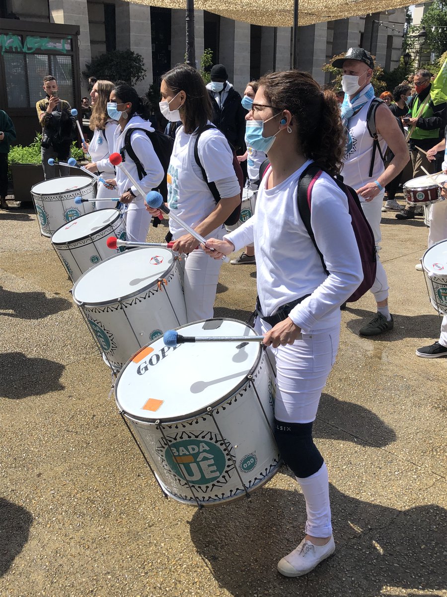 MarcheMonsanto's tweet photo. Lutte contre l'#Agrochimie et convivialité peuvent aller de pair. Musique, Tambours et animation ont permis aux participant.e.s de tenir bon malgré de nombreuses averses. 
#MarcheMonsanto2021 https://t.co/z2dmUefUQH