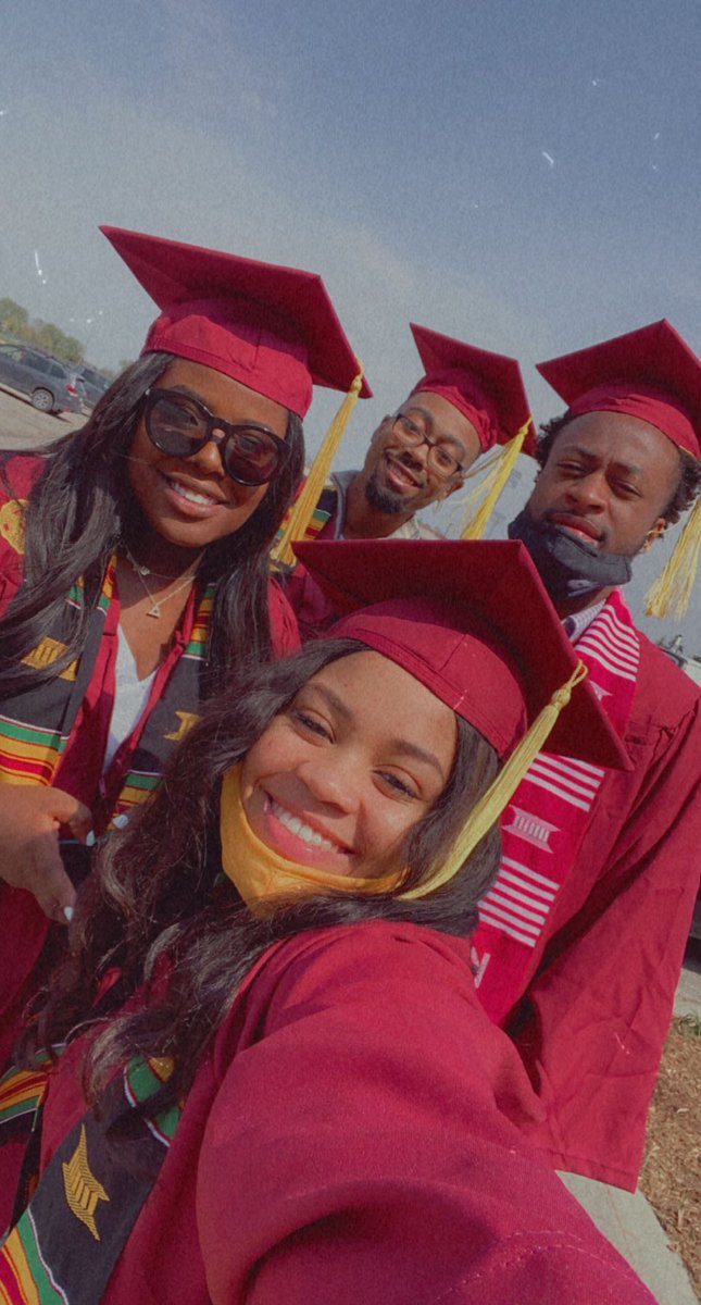 kashmirpreston's tweet photo. better late than never. class of 2020 has officially graduated. 🥺🖤 https://t.co/FZjaZTuraS