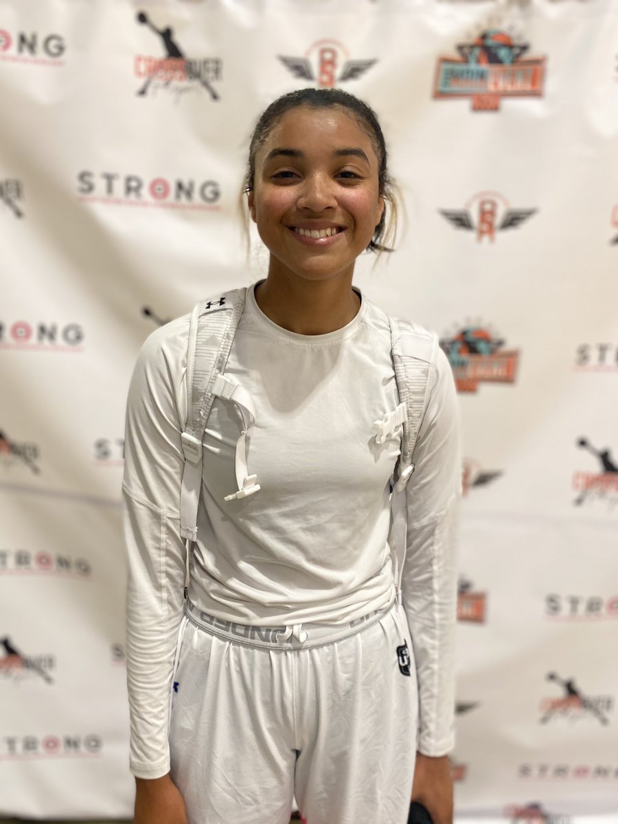 stephied79's tweet photo. Never know who u might run into @christyn2000 #christynwilliams from #uconnwbb at the #mainevent #btrway #btr17guaa @Jmoney_22_ even babe got a selfie π oh and we got the W 42-21 πͺπ½π₯π https://t.co/ZTfCX56dis