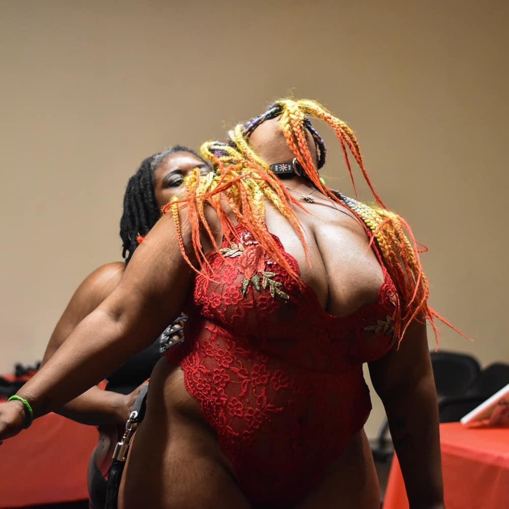 sexualsubmit1's tweet photo. What an Amazing Night! Sip and Paint w/ A BDSM twist. The class was amazing and the models were sexy, follow me for more upcoming events https://t.co/Ais3toLu2t
#sex #BlackTwitter #kink #entrepreneurs #jadesdesire #bdsmplay #sexvlog #sexologists #blackownbusiness https://t.co/YQbjtj4B8j