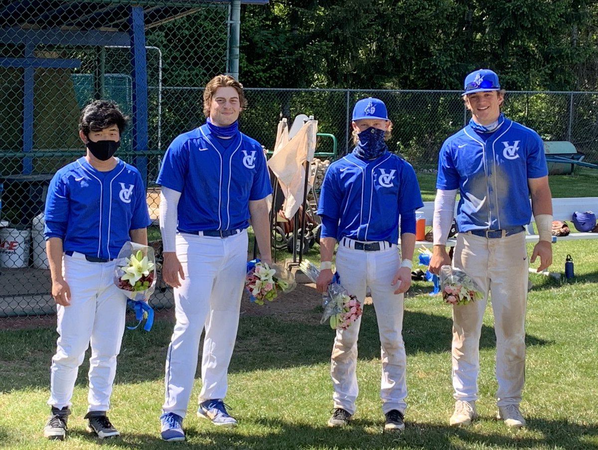 vcvaliants's tweet photo. Thankful for our @_ValleyCatholic #Valiant Baseball Seniors. So proud of these guys! #BeValiant #ThankYouSeniors https://t.co/TadbKxxCAx