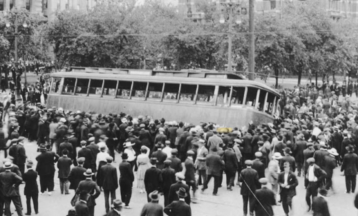 On this day in 1919, began the most important strike in Canadian history #WinnipegGeneralStrike
Today, I work for a federal union <a href="/ajcajj/">AJC - AJJ</a> that’s forced me and my colleagues to strike for #unionbusting How far have we come? #solidarity #canlab #cndpoli #workers #faircontract