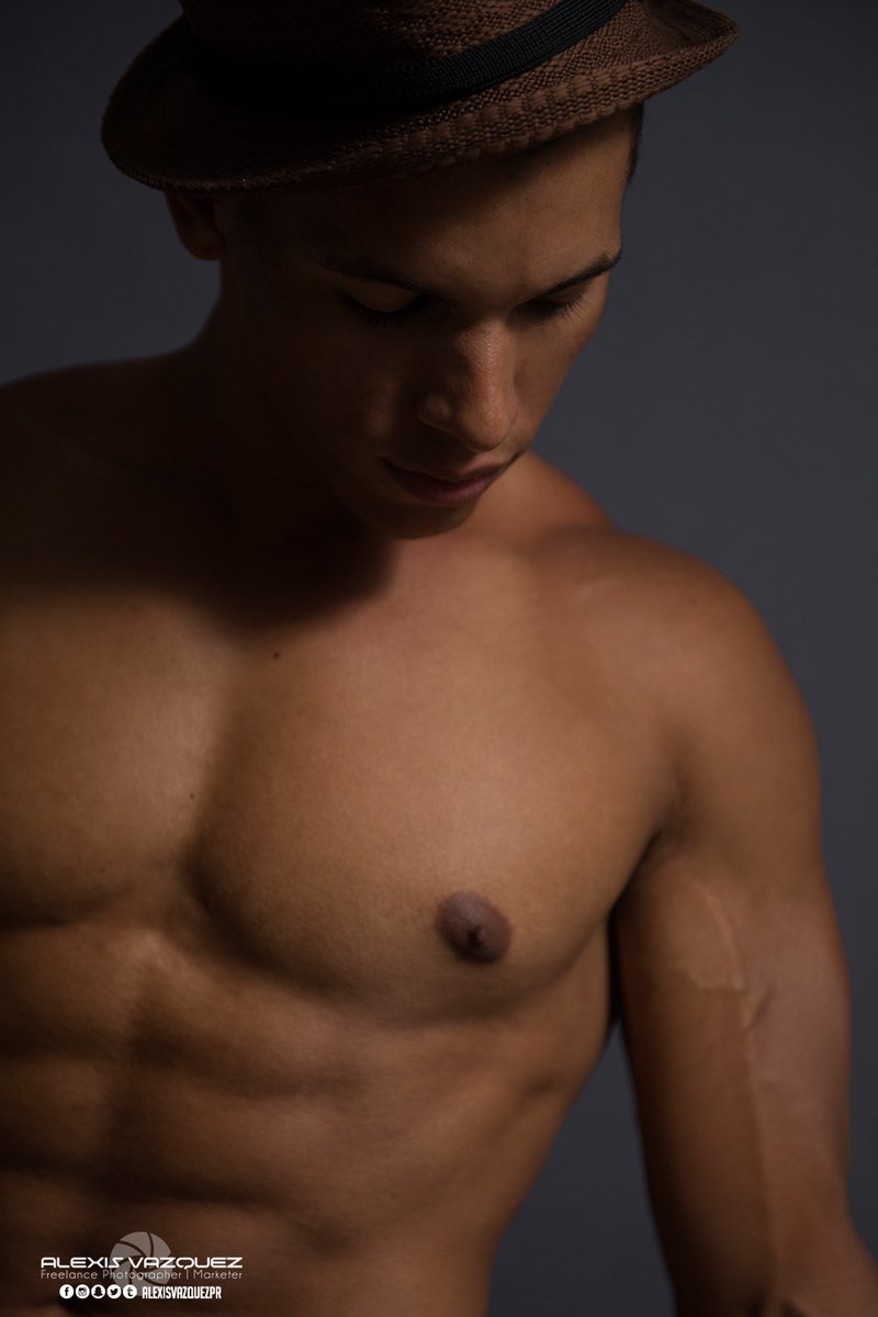 alexisvazquezpr's tweet photo. Less clothes! πΈ
#AlexisVazquezPR #AlexiPR #NikonD800 #nudes #lessclothes #guy #jeans #happy #sexy https://t.co/sAtwJiJdsS